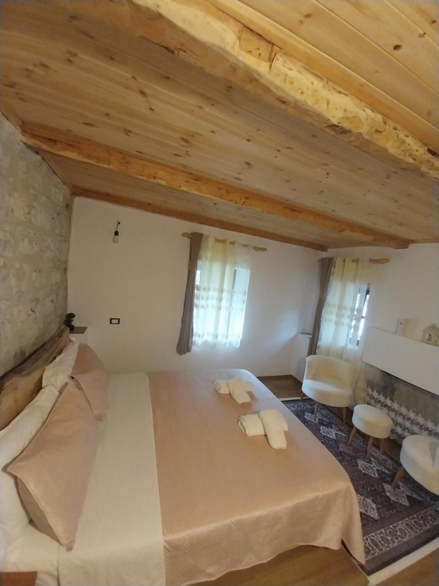 Guesthouse Dritan Tethorja Theth Rum bild